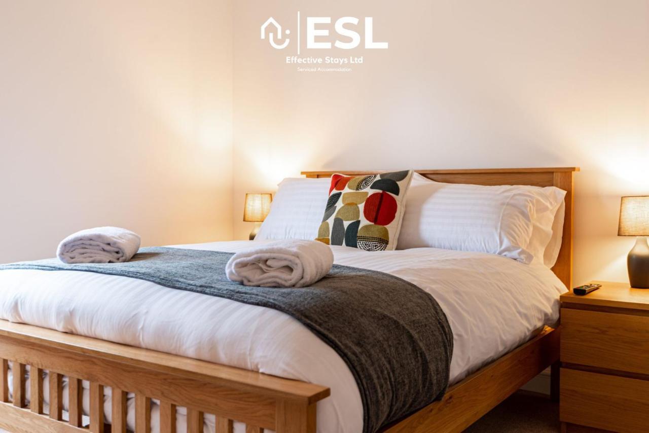 2 Bedroom Terrace Cottage, Parking, 5 Minutes Drive To Royal Shrewsbury Hospital Eksteriør billede