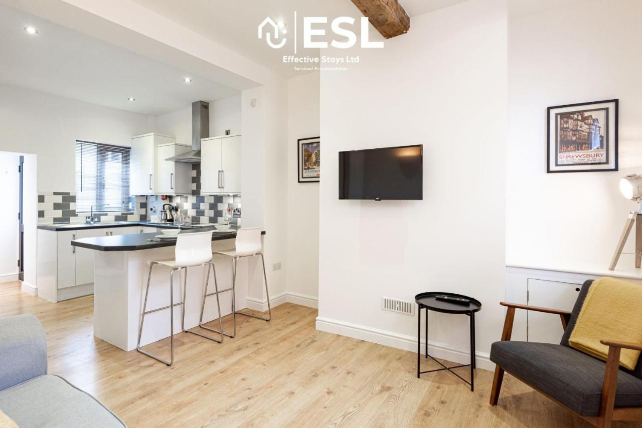 2 Bedroom Terrace Cottage, Parking, 5 Minutes Drive To Royal Shrewsbury Hospital Eksteriør billede