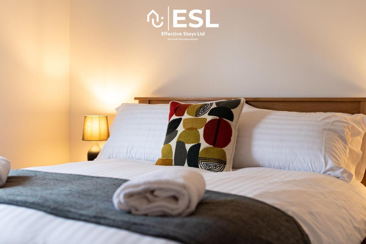 2 Bedroom Terrace Cottage, Parking, 5 Minutes Drive To Royal Shrewsbury Hospital Eksteriør billede